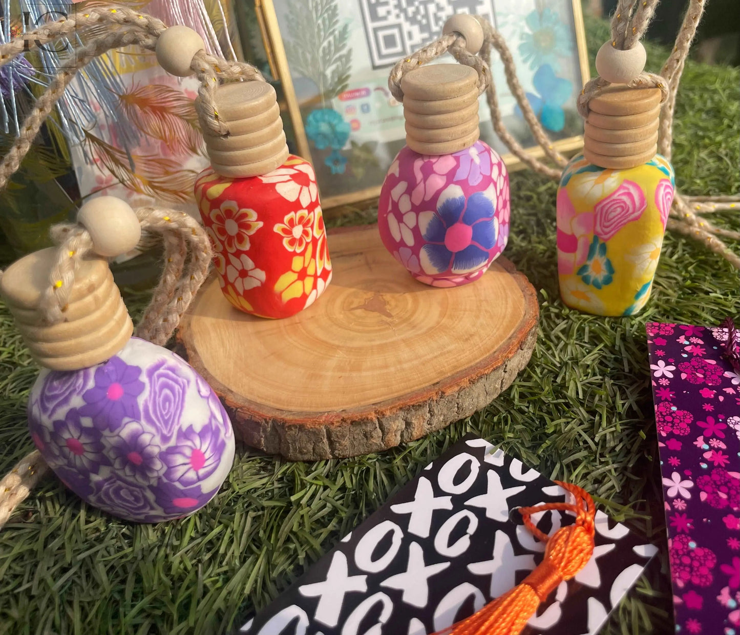 Handprint Aromatic Diffuser Hanging Bottle - Ingenious Creator's Store