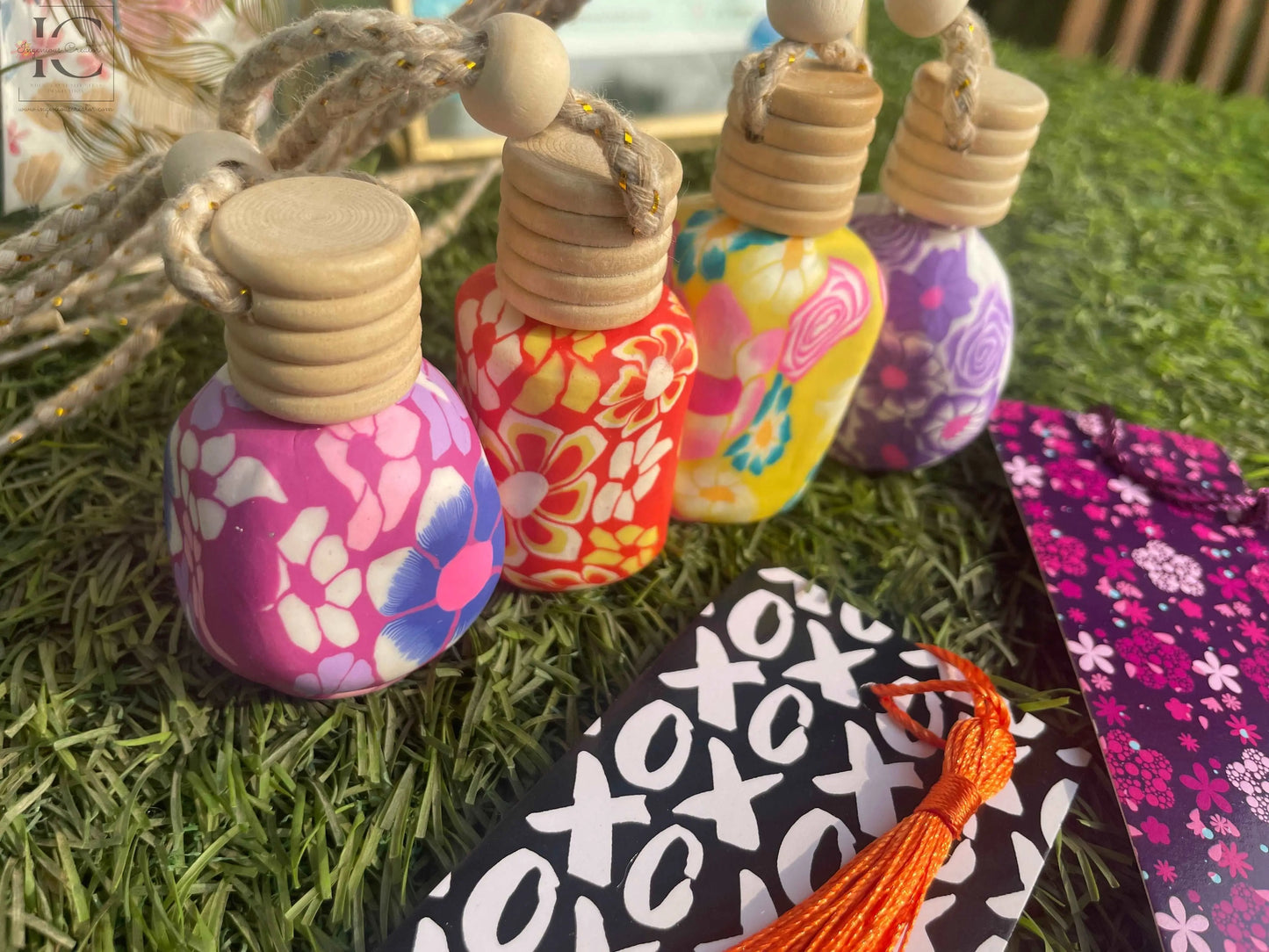 Handprint Aromatic Diffuser Hanging Bottle - Ingenious Creator's Store