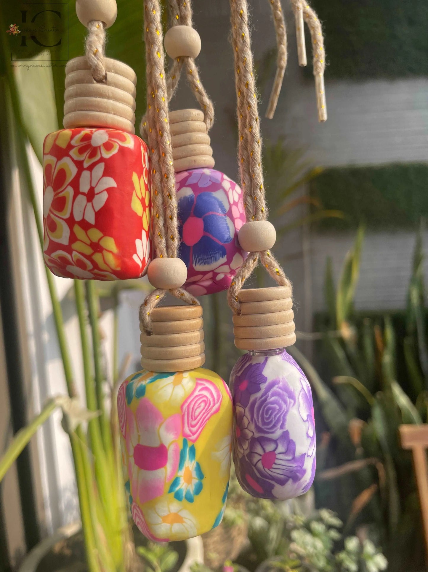 Handprint Aromatic Diffuser Hanging Bottle - Ingenious Creator's Store