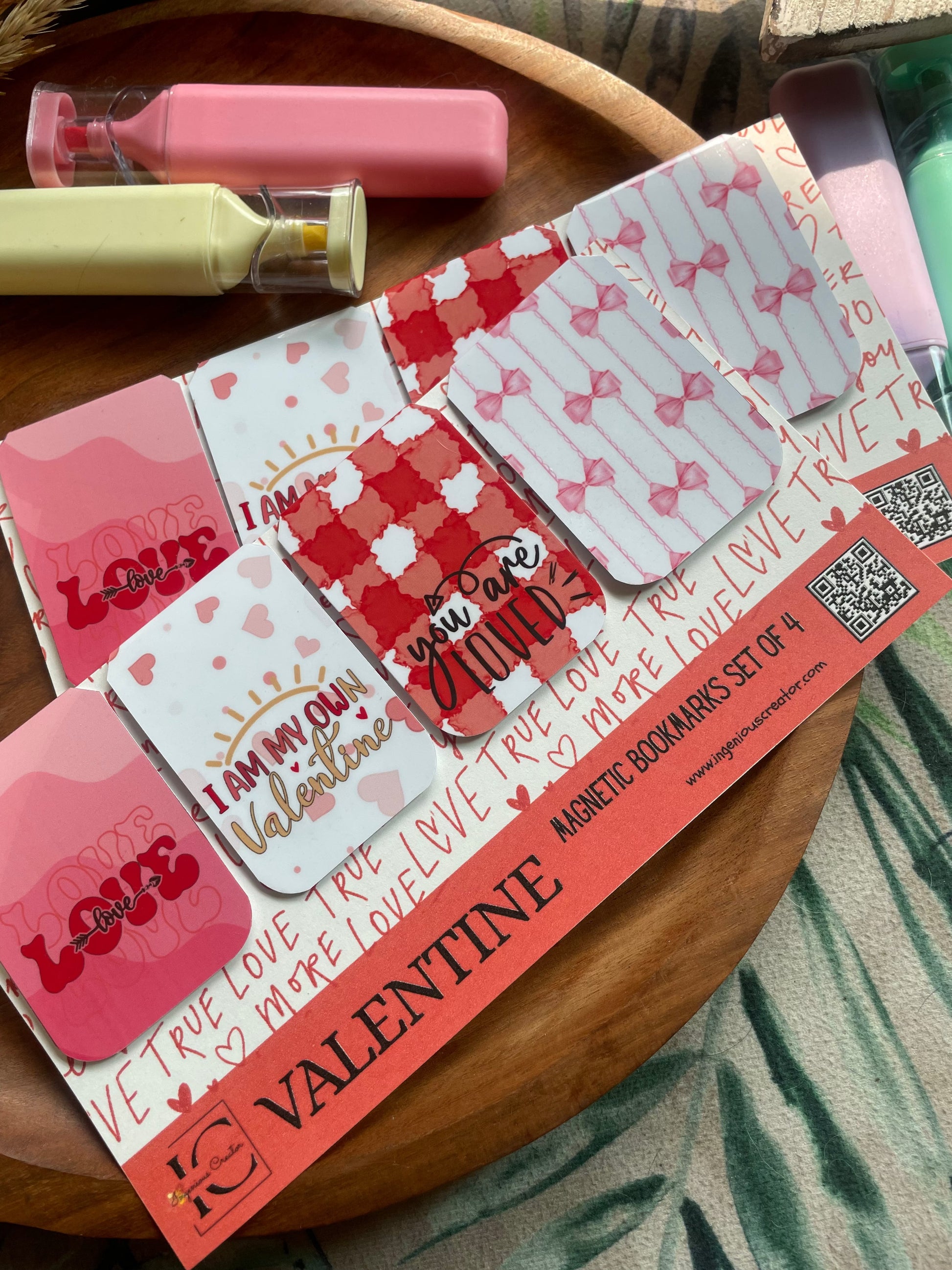 VALENTINE — Magnetic Bookmark Set of 4 