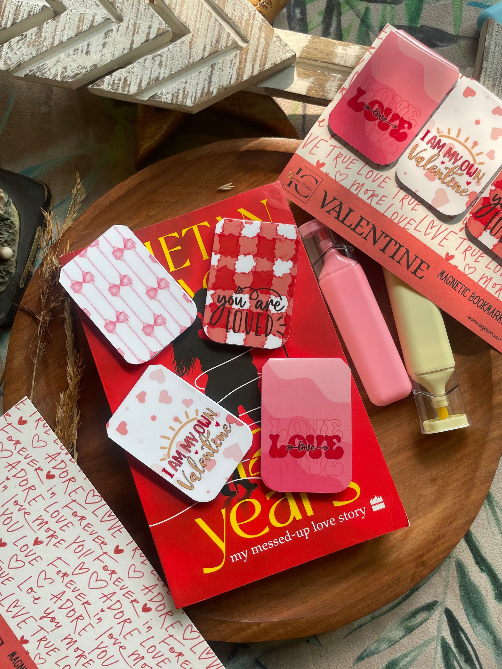 VALENTINE — Magnetic Bookmark Set of 4 