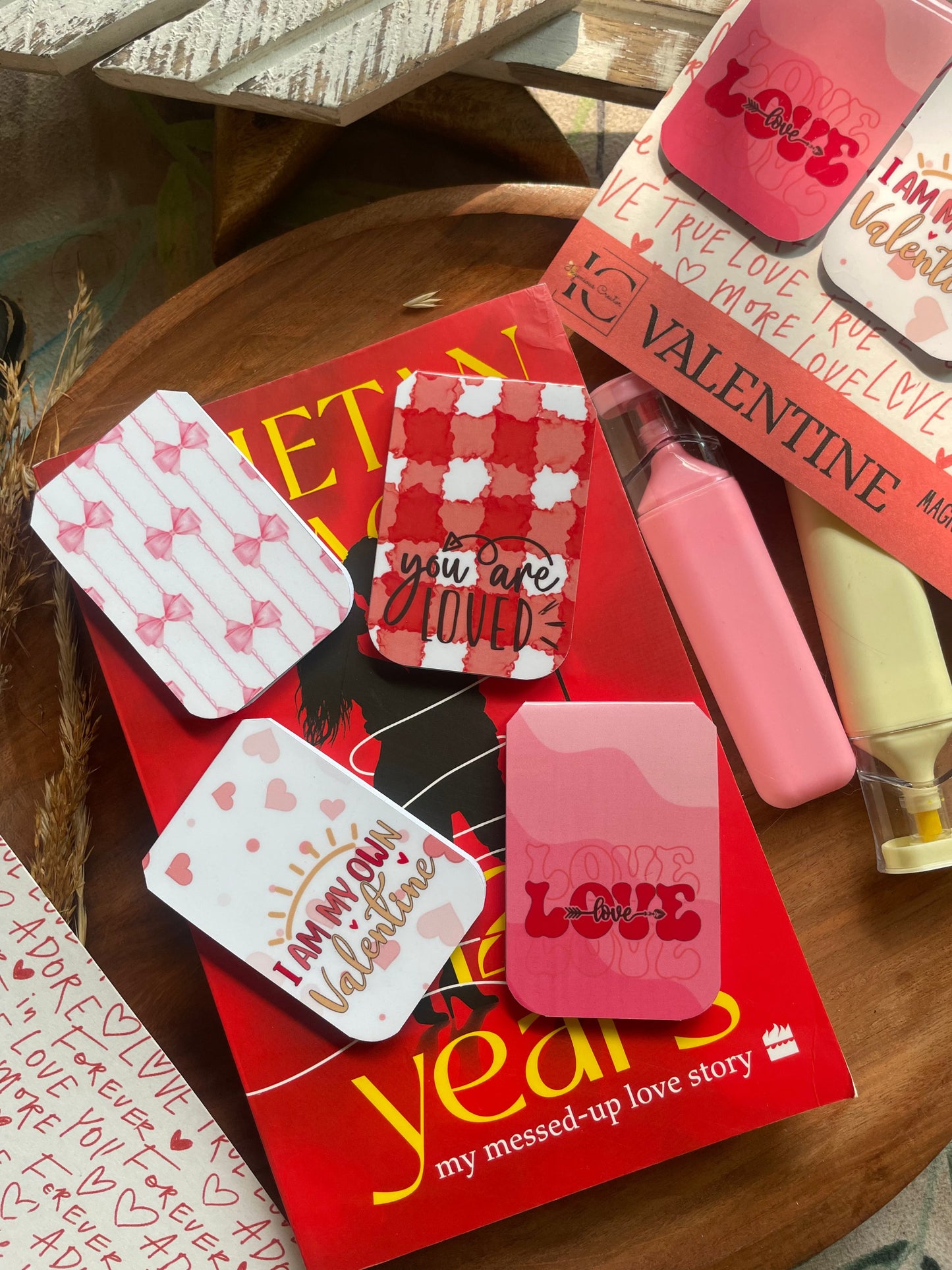 VALENTINE — Magnetic Bookmark Set of 4 