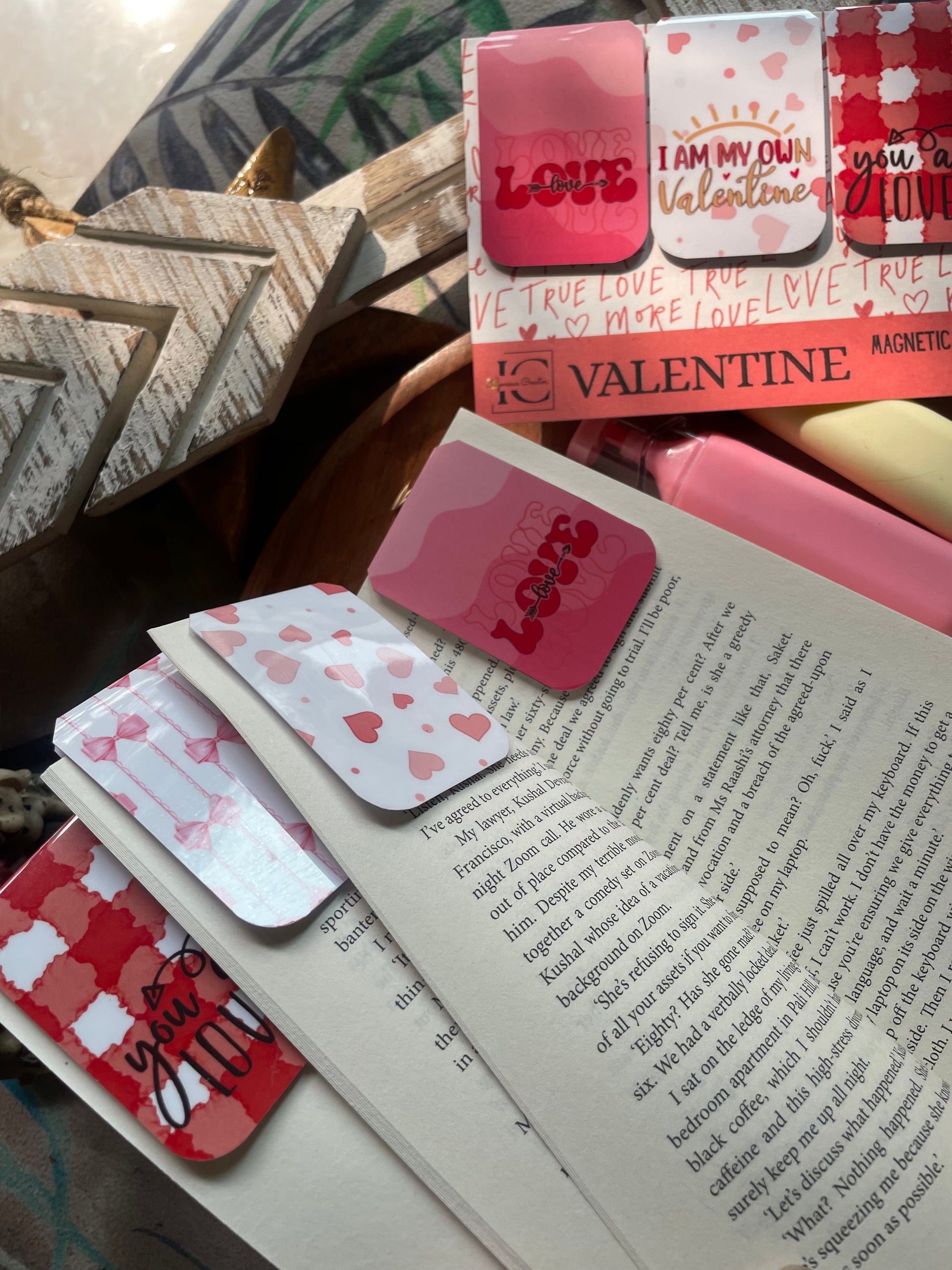 VALENTINE — Magnetic Bookmark Set of 4 