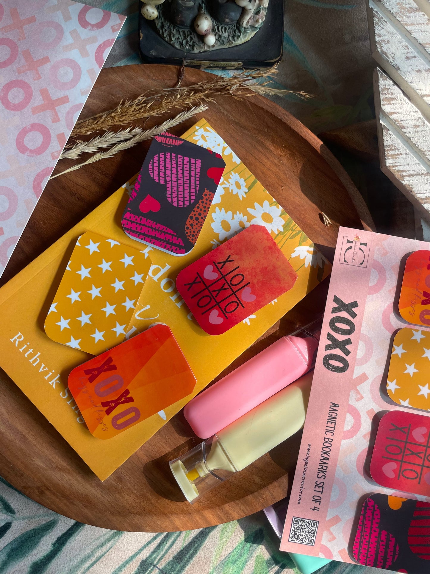 XOXO — Magnetic Bookmark Set (Pack of 4) 