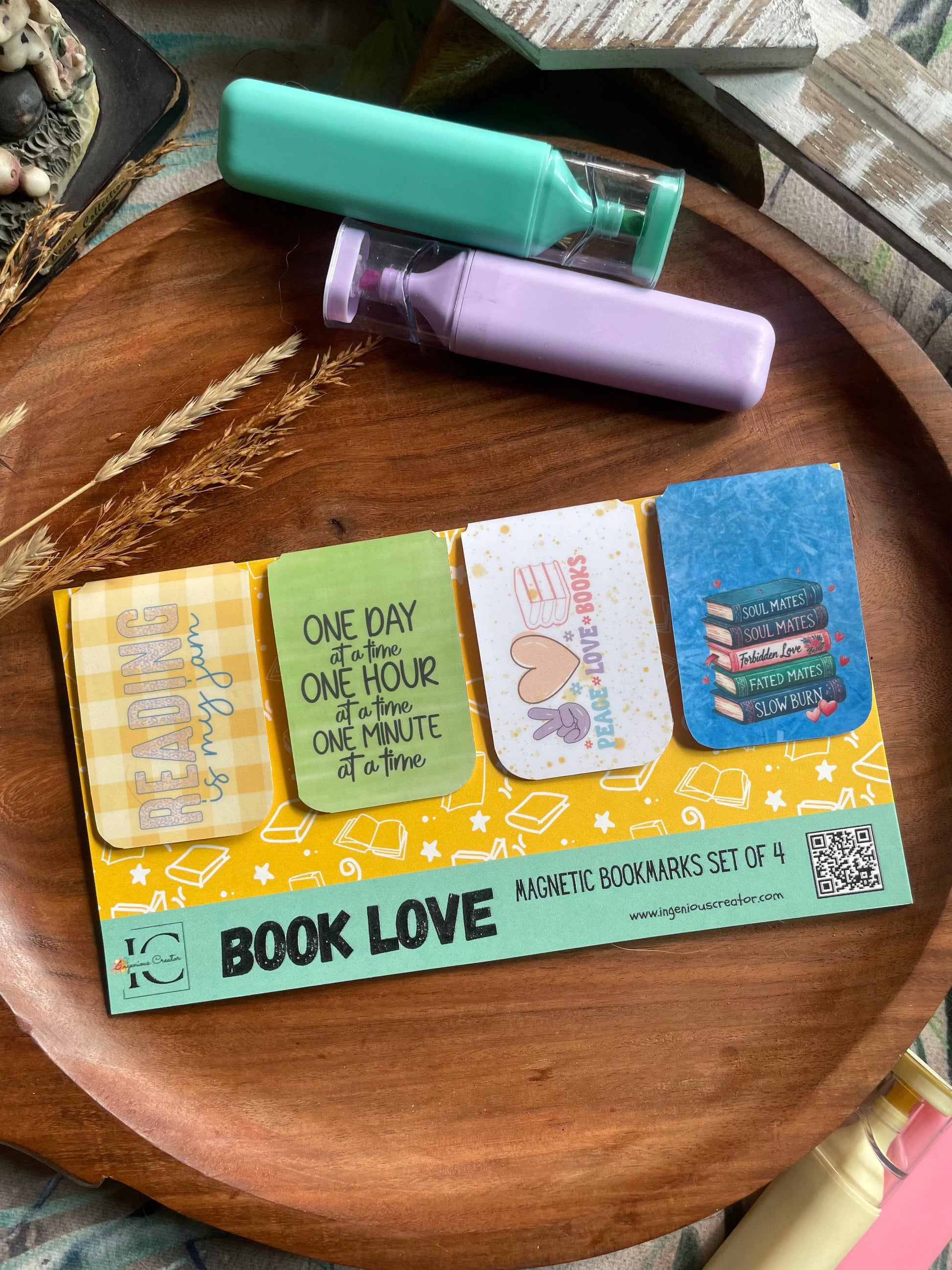 BOOK LOVE — Magnetic Bookmark Set of 4 
