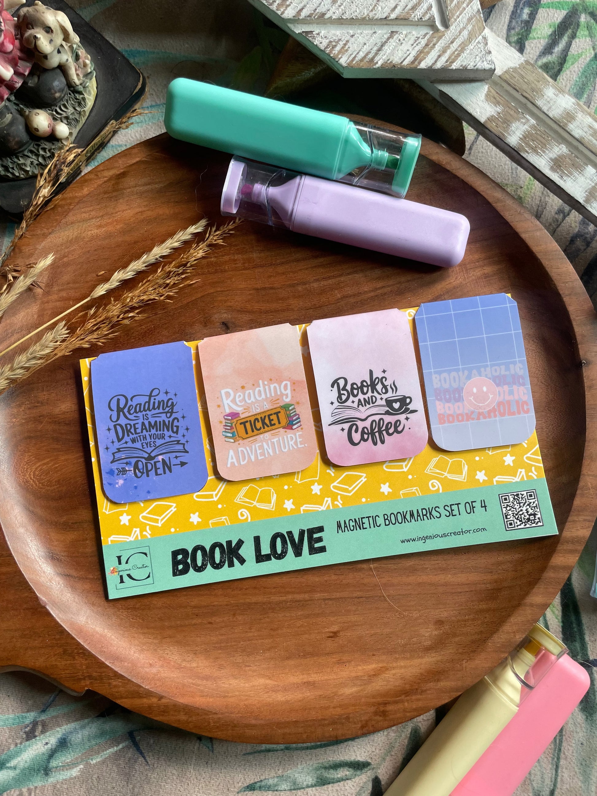 BOOK LOVE — Magnetic Bookmark Set of 4 