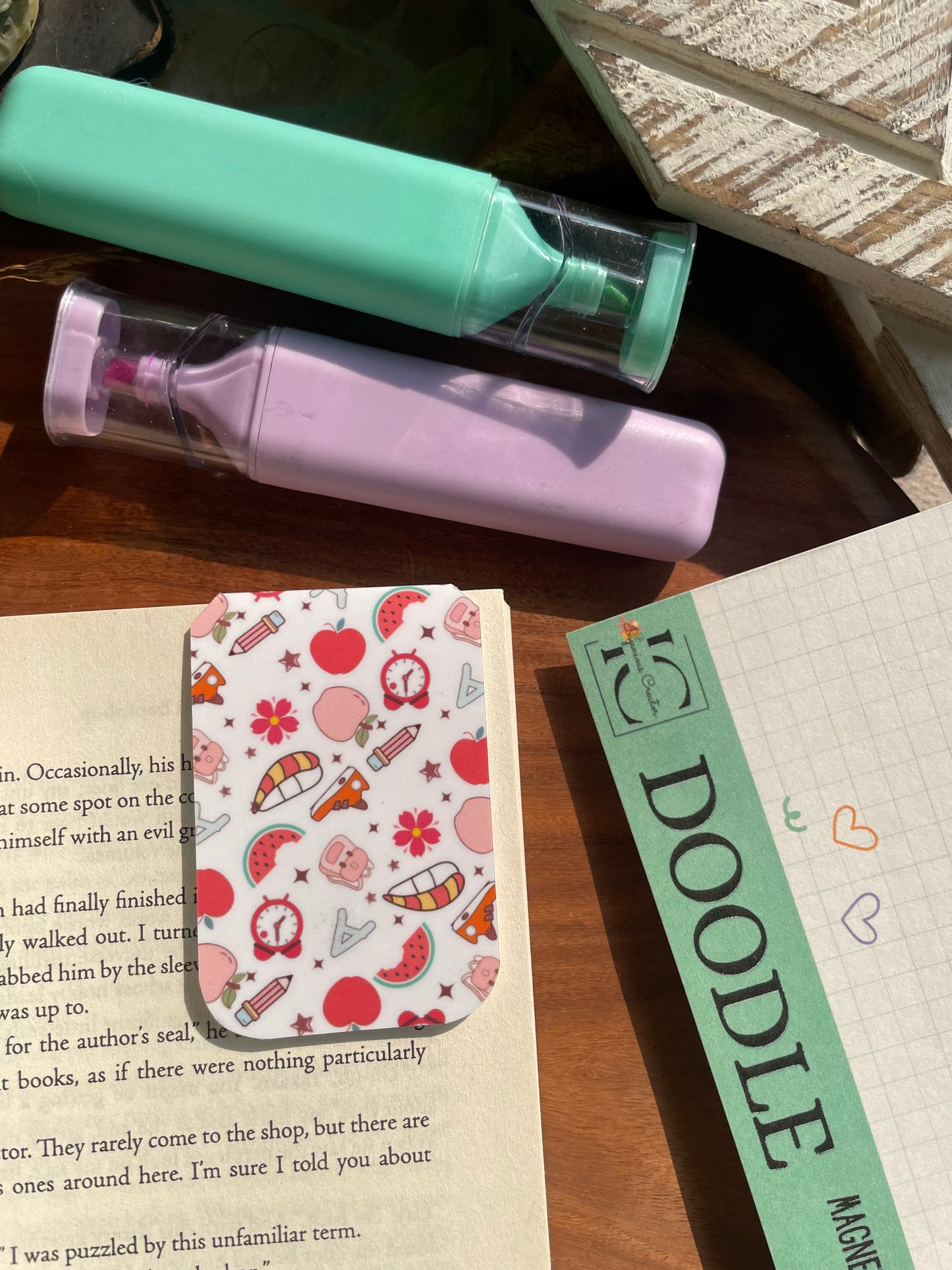 DOODLE — Magnetic Bookmark Set of 4 