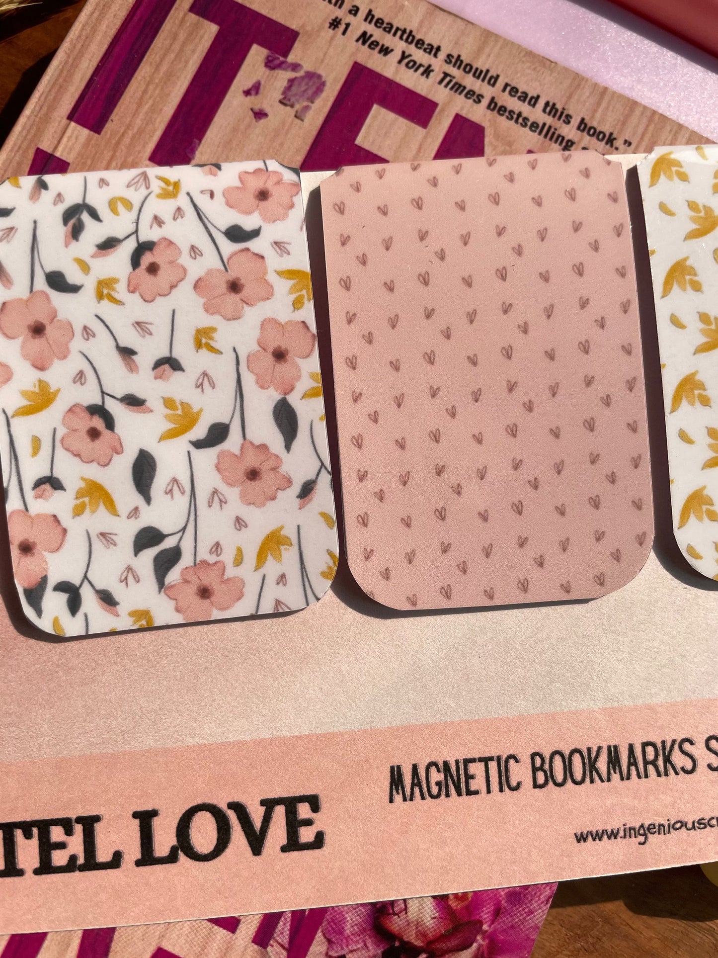 PASTEL LOVE — Magnetic Bookmark Set of 4 