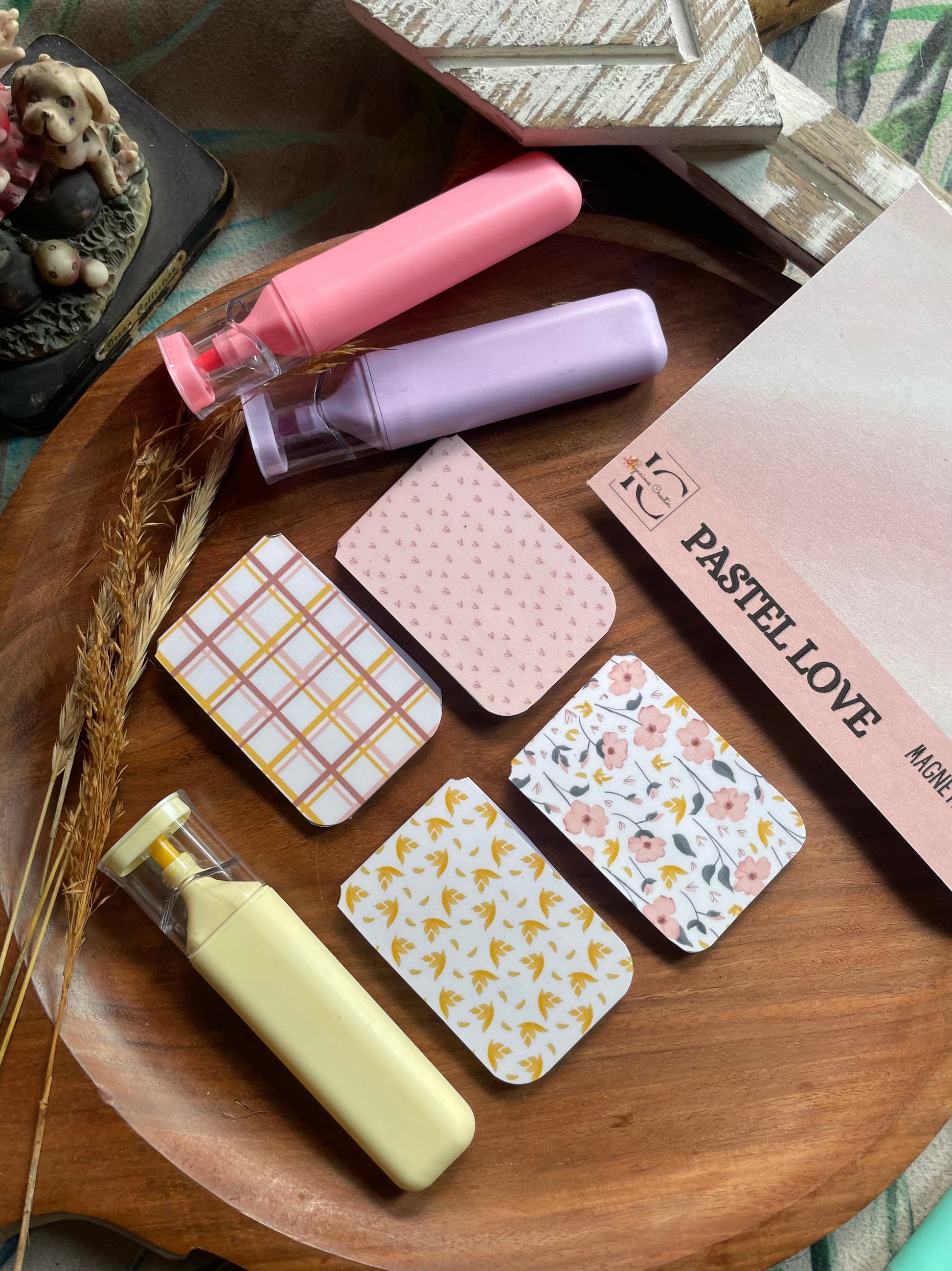 PASTEL LOVE — Magnetic Bookmark Set of 4 