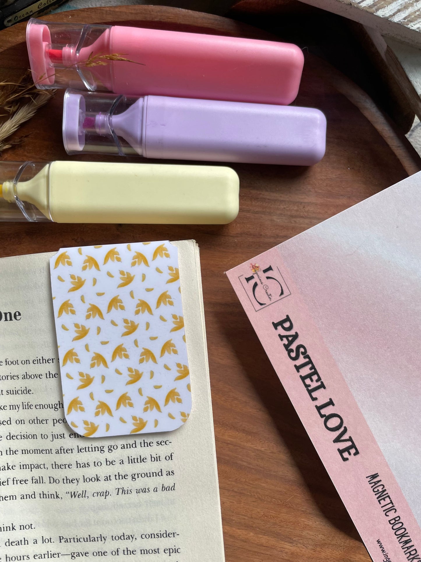 PASTEL LOVE — Magnetic Bookmark Set of 4 