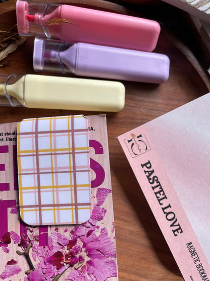 PASTEL LOVE — Magnetic Bookmark Set of 4 