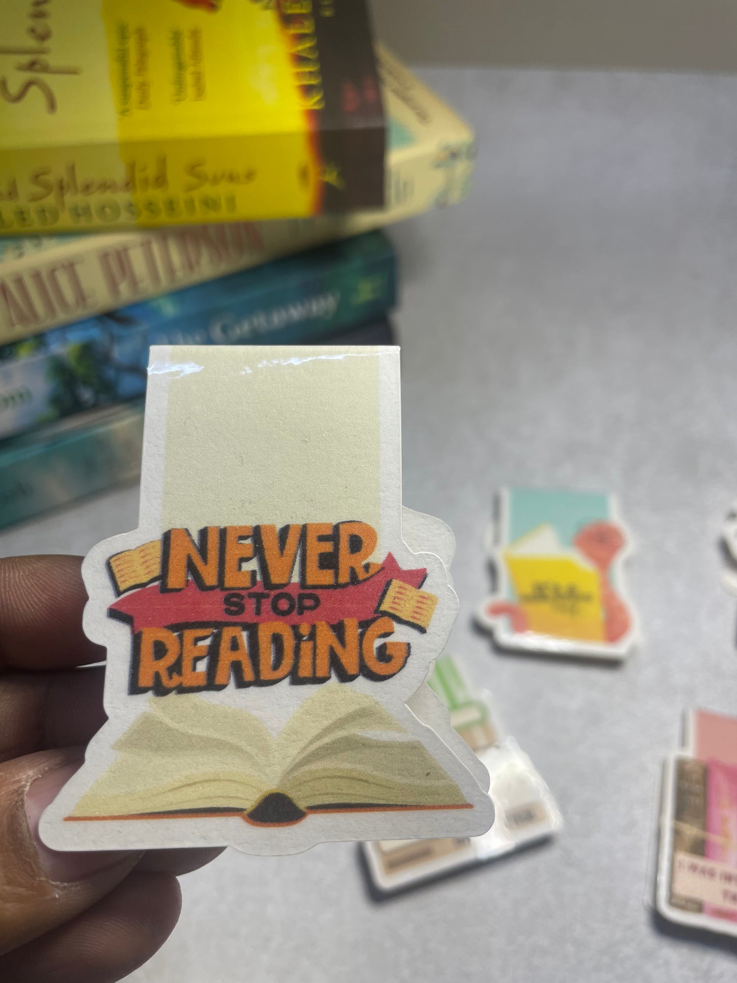 Magnetic bookmark 